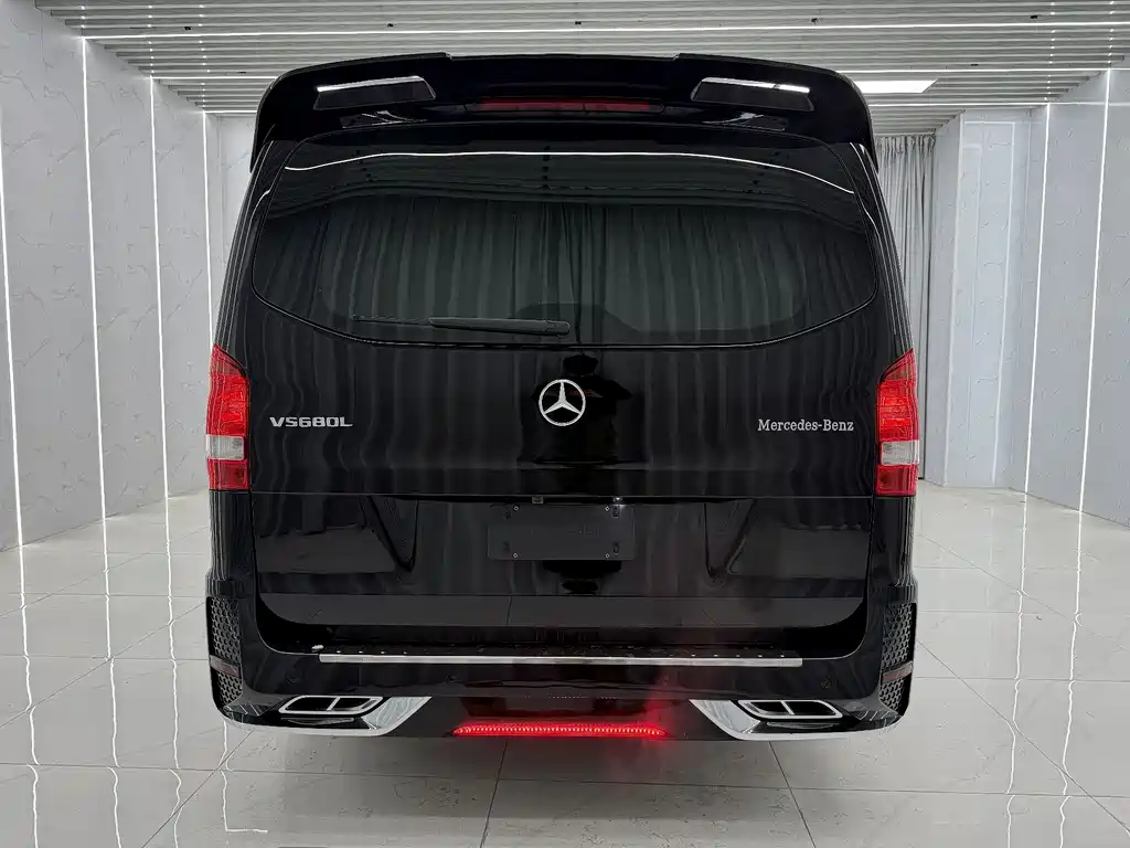 Mercedes-Benz Vito 2024 2.0T