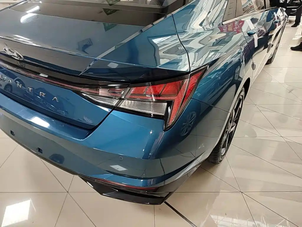 Hyundai Elantra — миниатюра 24