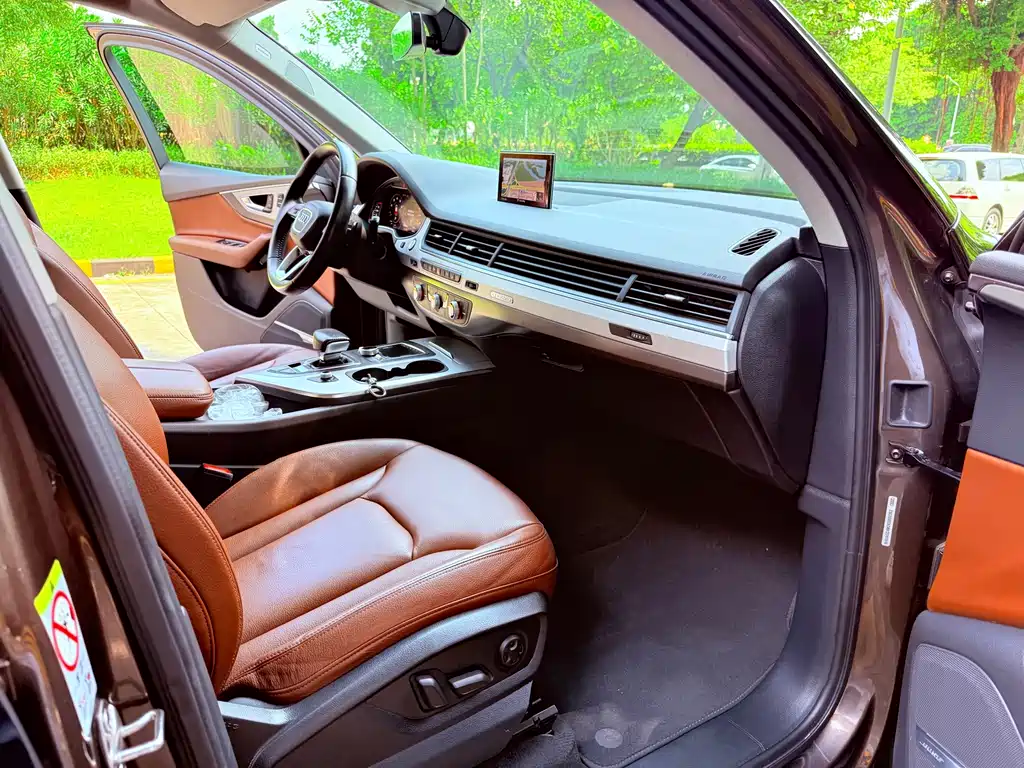 Audi Q7 — миниатюра 21