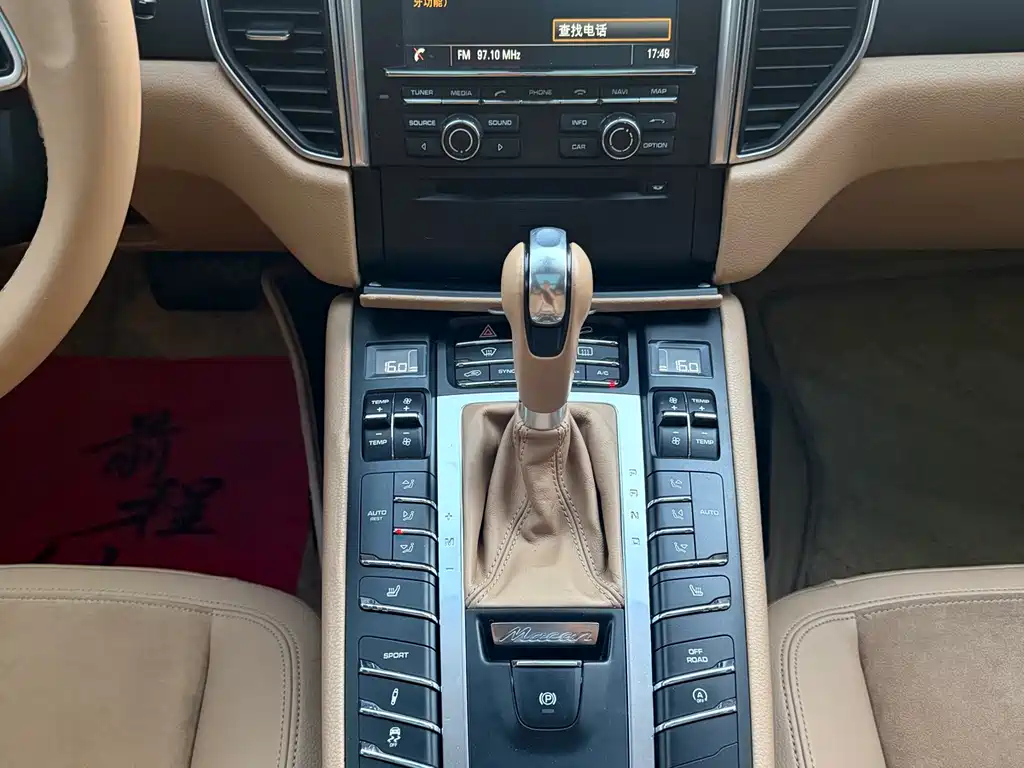 Porsche Macan — миниатюра 6