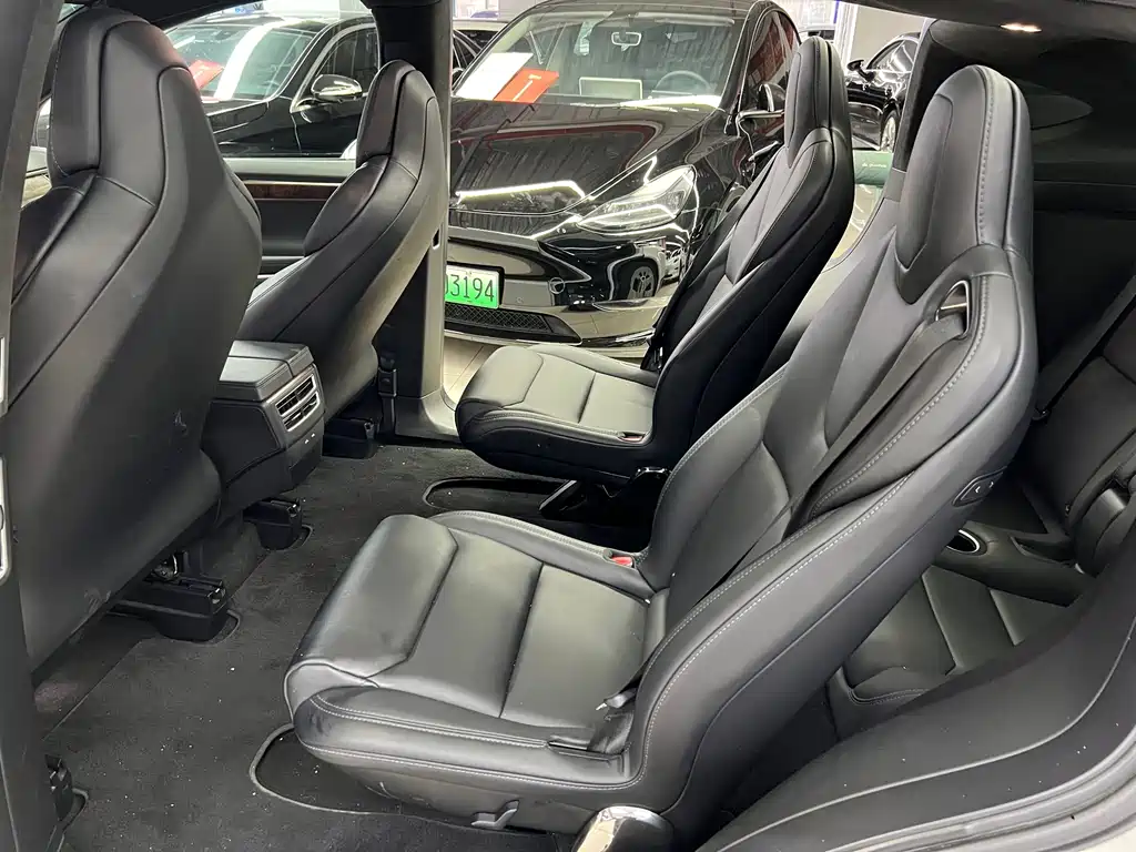 Tesla Model X — миниатюра 23