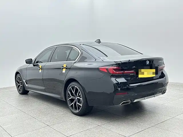 BMW 5 Series — миниатюра 4