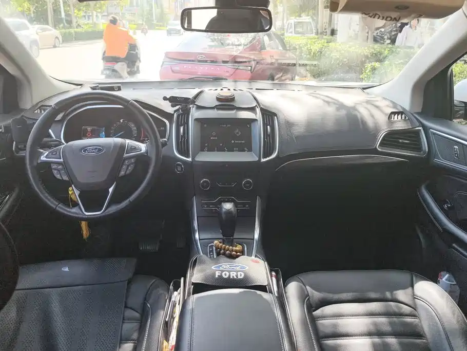 Ford Edge — миниатюра 12