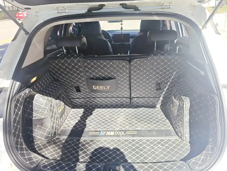 Geely Binyue — миниатюра 4