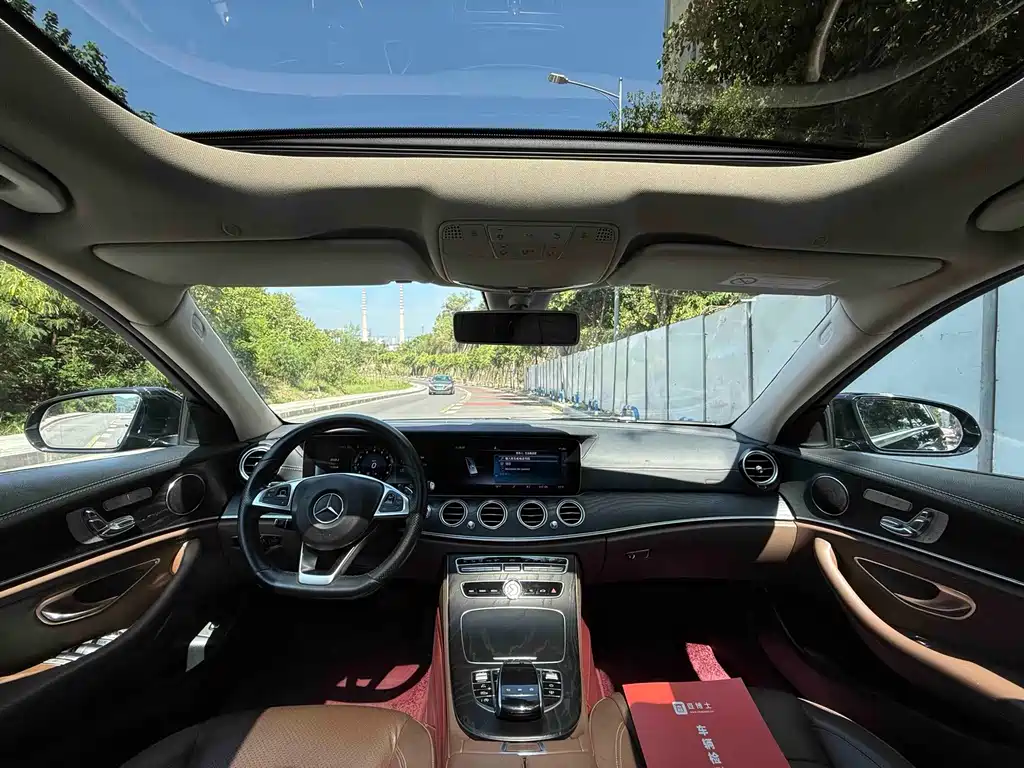 Mercedes-Benz E-Class — миниатюра 5