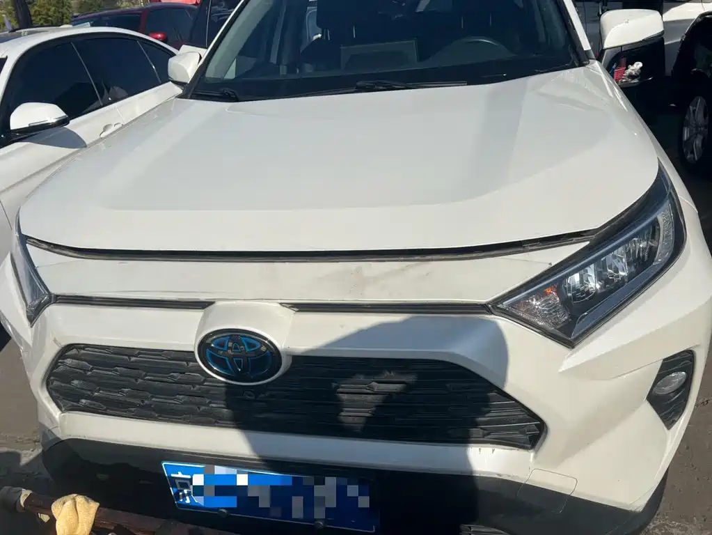 Toyota RAV4 — миниатюра 3
