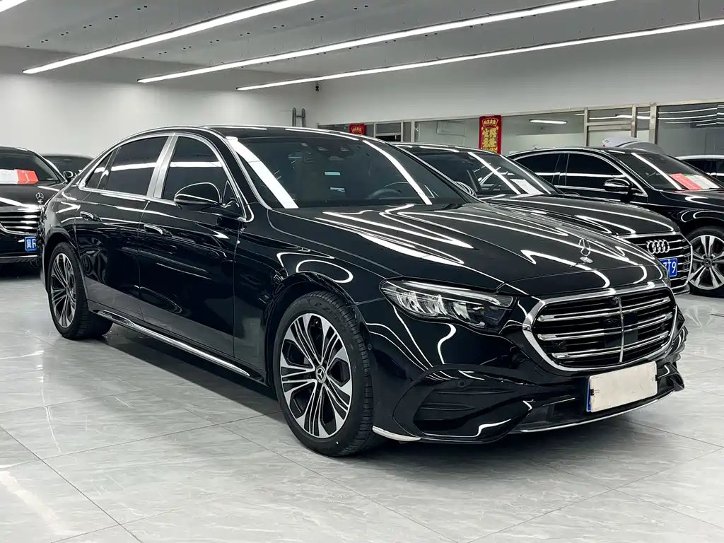 Mercedes-Benz E-Class — миниатюра 3