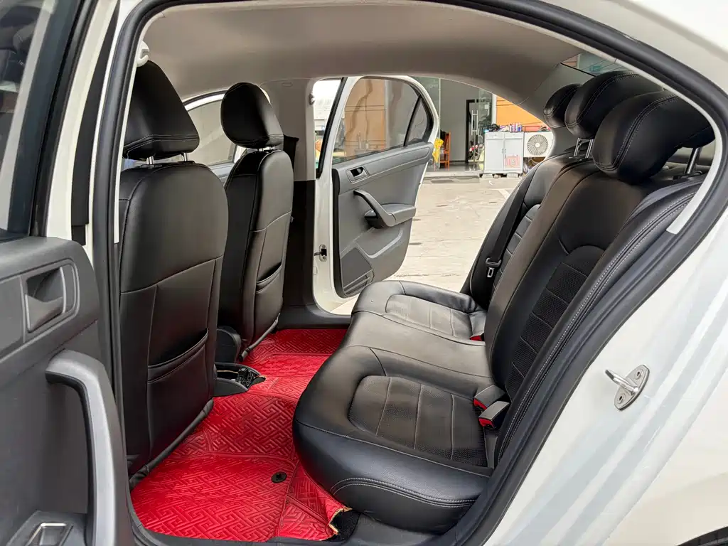 Volkswagen Santana — миниатюра 14