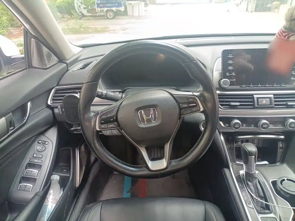 Honda Accord — миниатюра 11