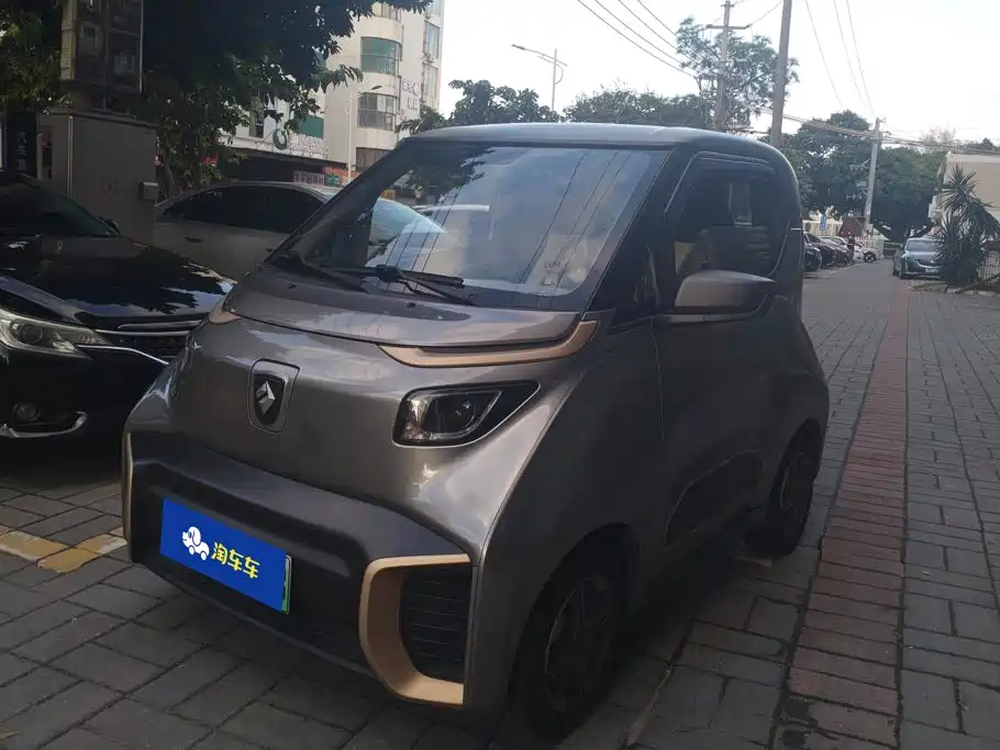 Baojun E200