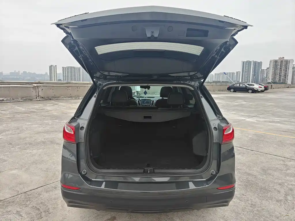 Chevrolet Equinox — миниатюра 15