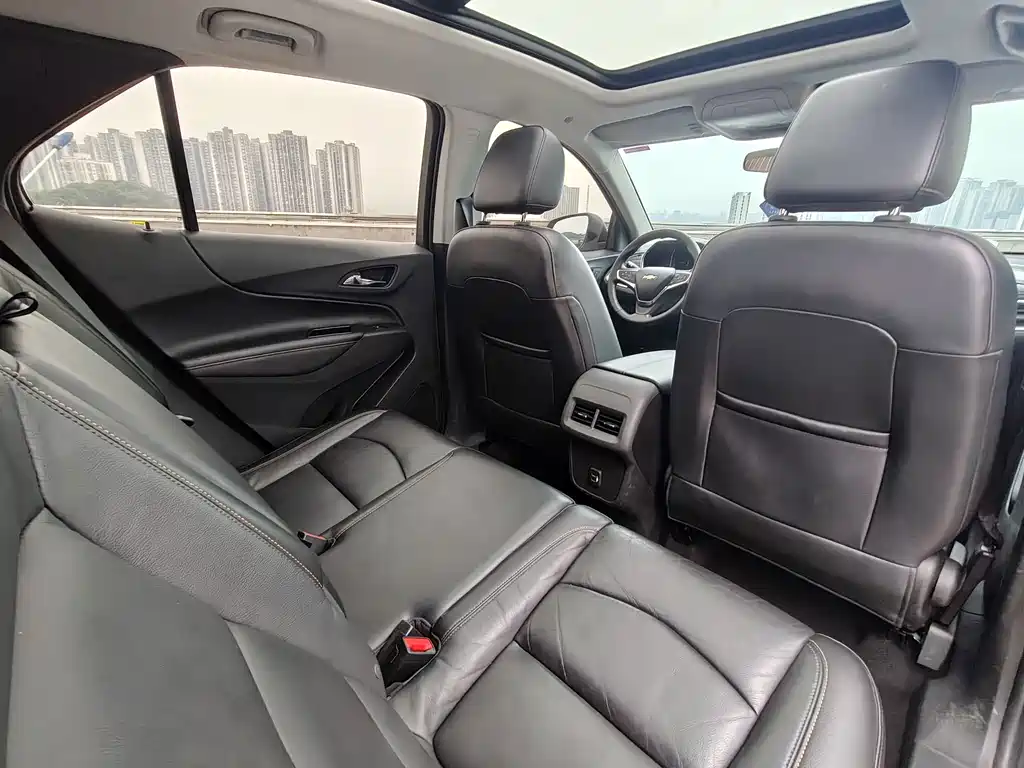Chevrolet Equinox — миниатюра 18