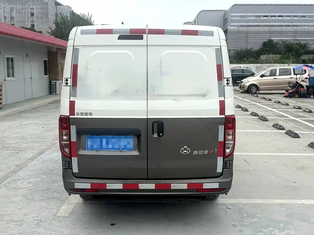 CHANGAN CROSS STAR V7