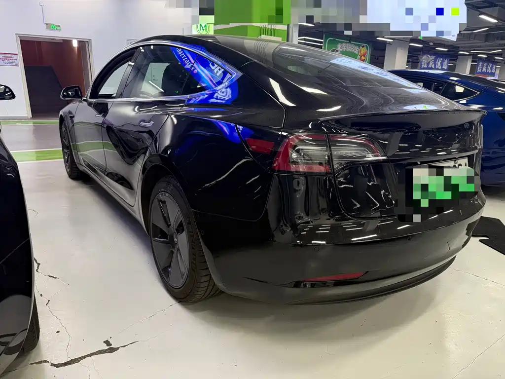 Tesla Model 3 — миниатюра 8