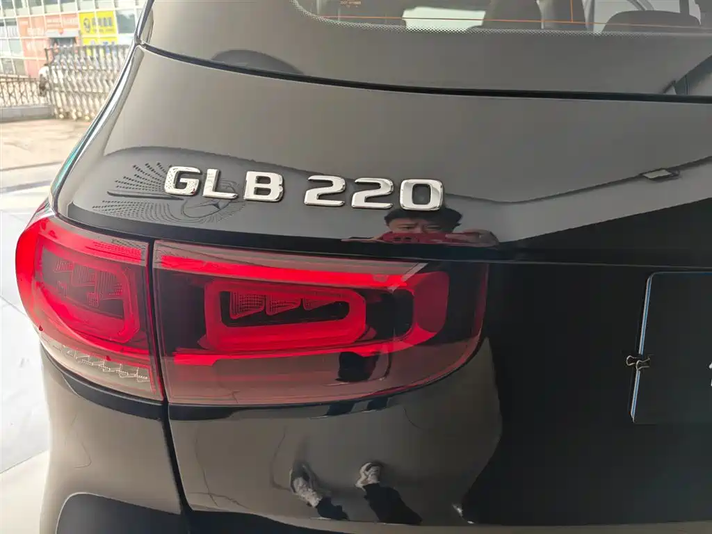 Mercedes-Benz GLB 2023 GLB 220