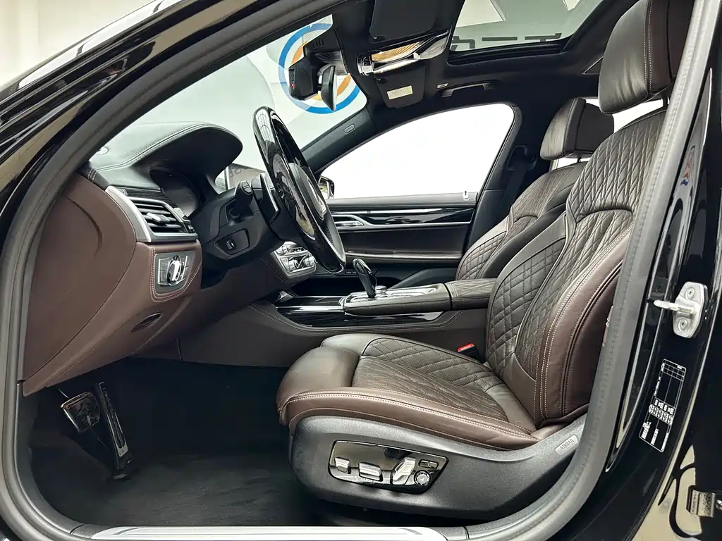 BMW 7 Series 7 2021 730Li M Sport
