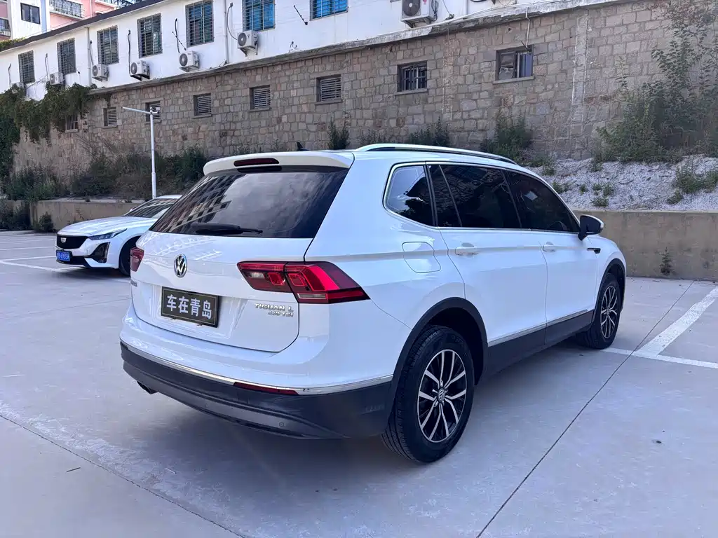 Volkswagen Tiguan L L 2018 330TSI AT Luxury