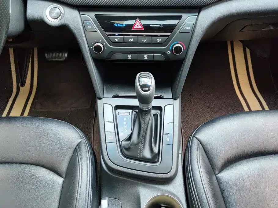 Hyundai Elantra — миниатюра 16