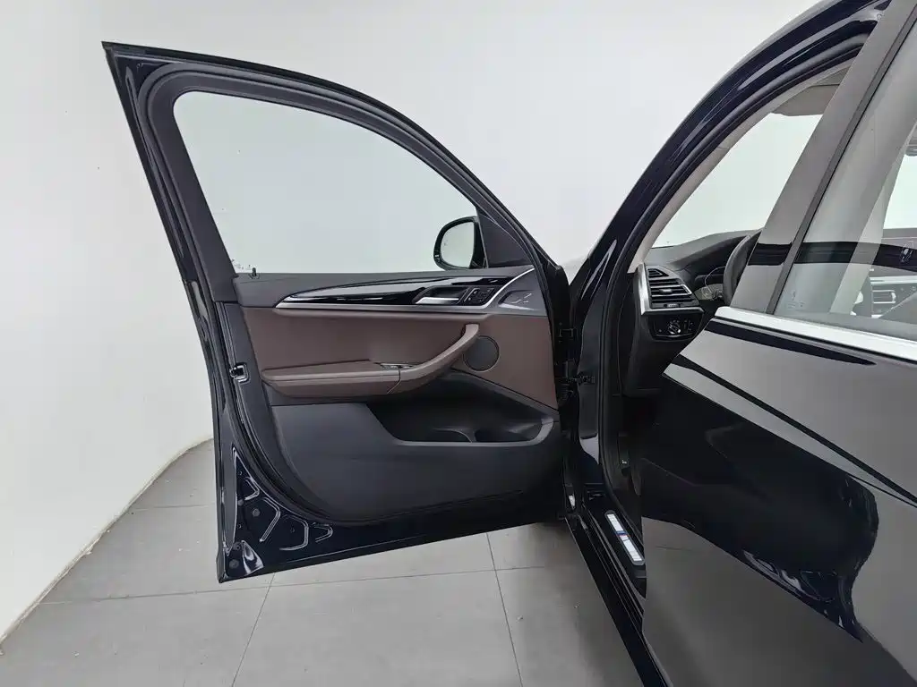 BMW iX3 — миниатюра 8