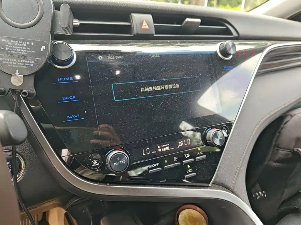 Toyota Camry — миниатюра 14