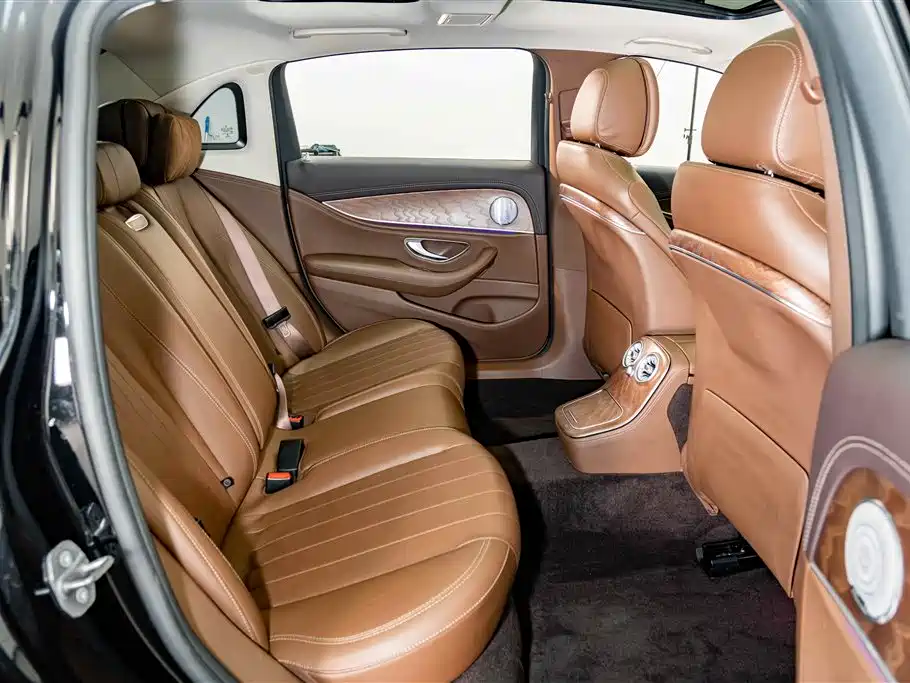 Mercedes-Benz E-Class — миниатюра 21