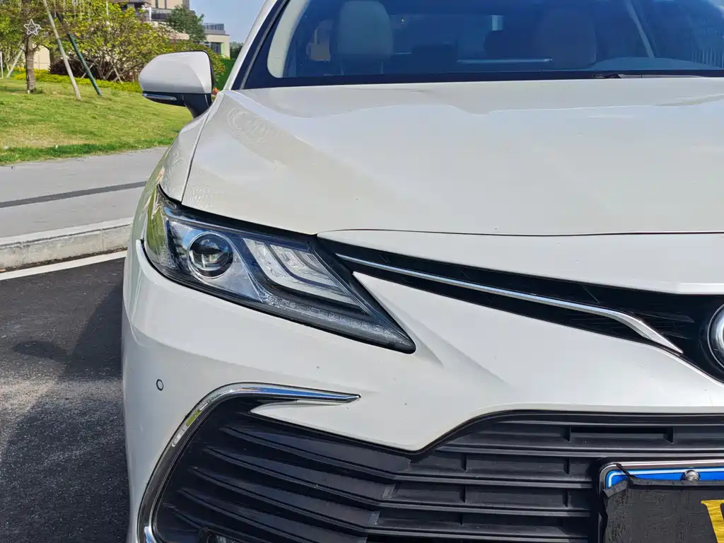 Toyota Camry — миниатюра 4