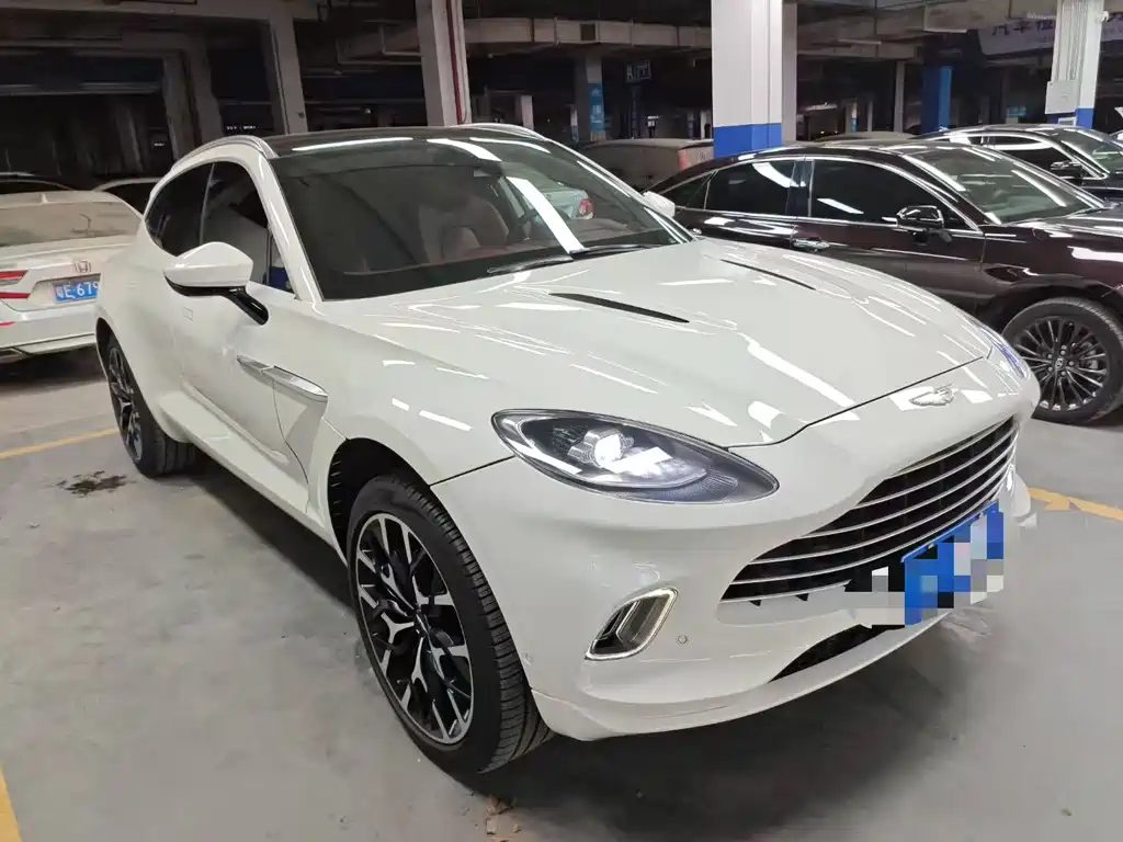 Aston Martin DBX — миниатюра 2