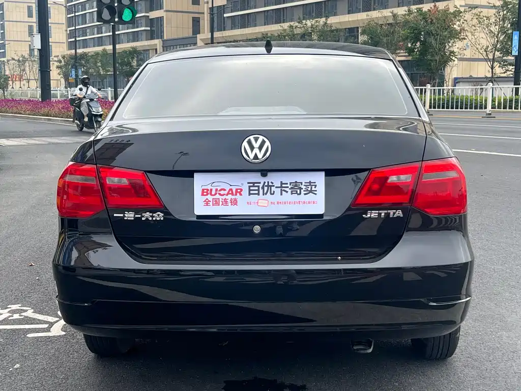Volkswagen Jetta — миниатюра 5
