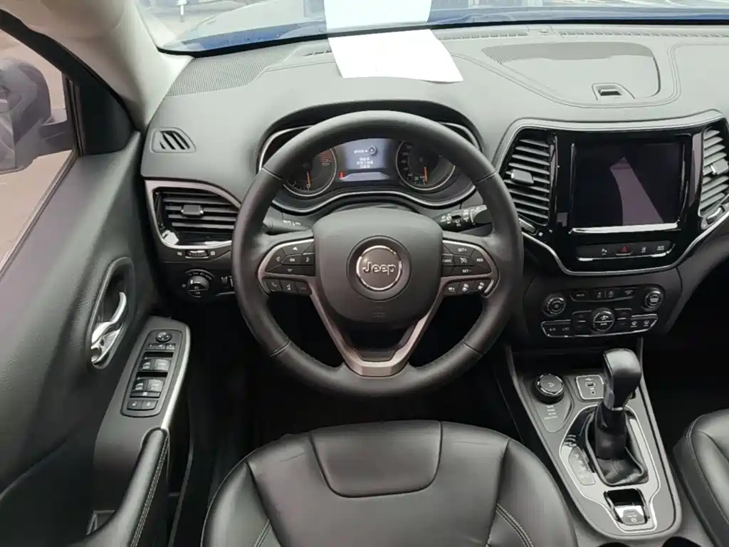 Jeep Cherokee — миниатюра 11