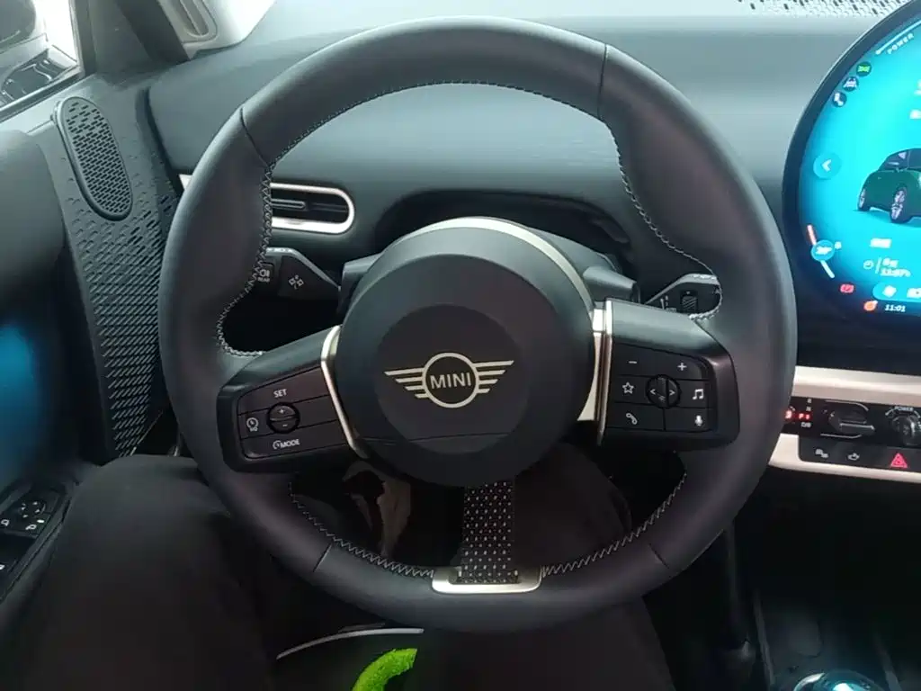MINI MINI COOPER EV — миниатюра 7