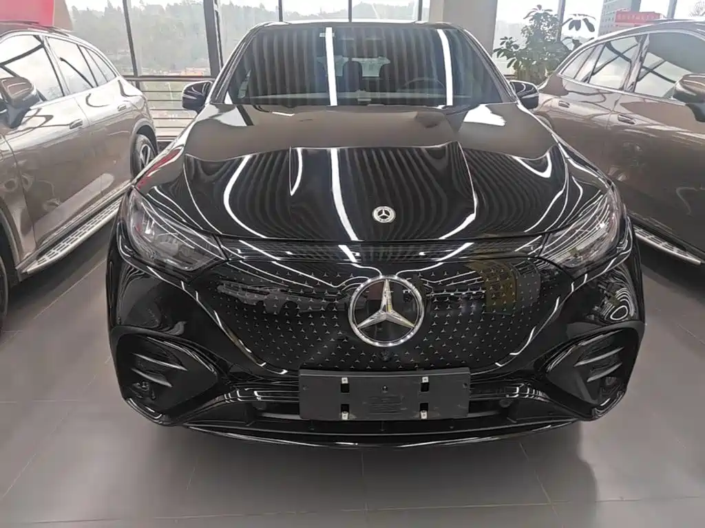 Mercedes-Benz EQE SUV — миниатюра 3