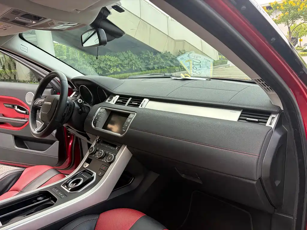 Land Rover Evoque (Import) — миниатюра 17