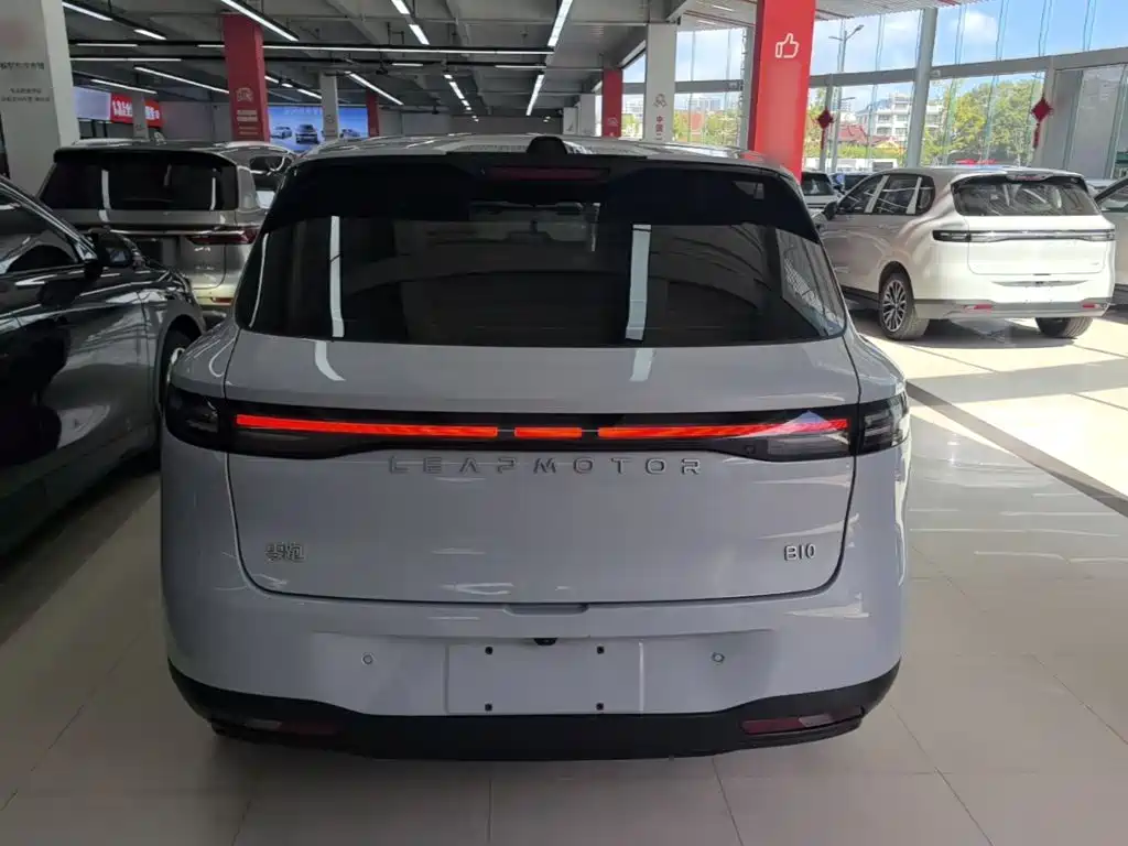 Leapmotor Leapmotor B10 — миниатюра 6