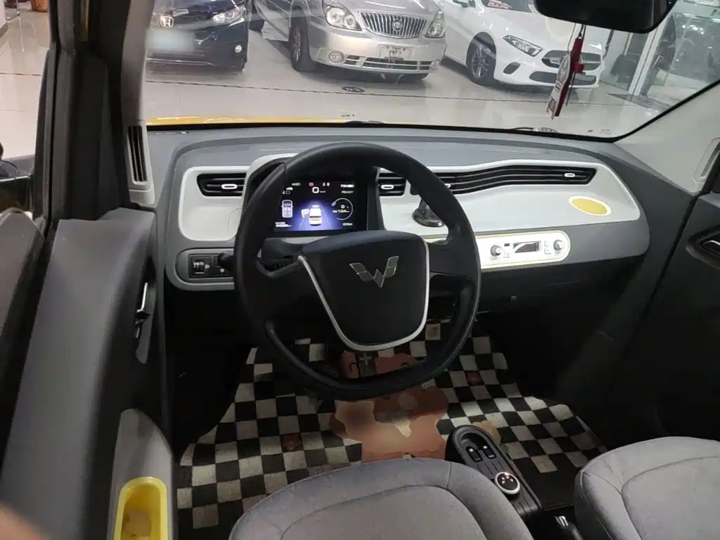 Wuling MINIEV — миниатюра 10