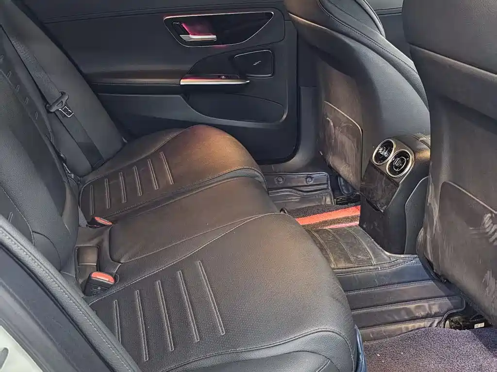 Mercedes-Benz C-Class — миниатюра 16