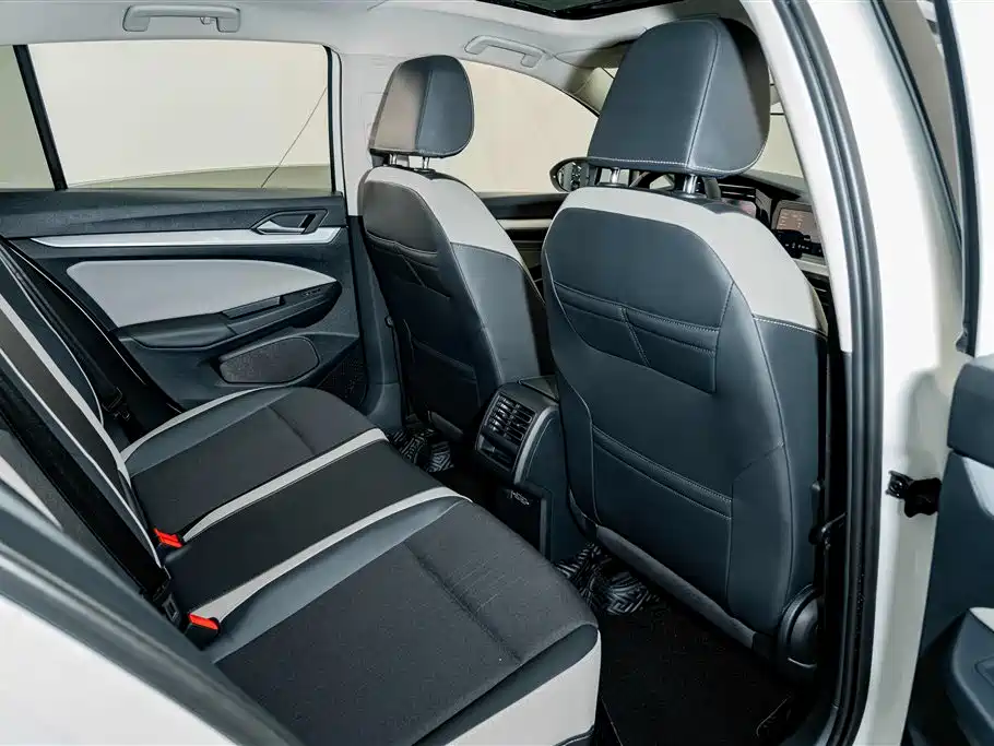 Volkswagen Golf — миниатюра 21