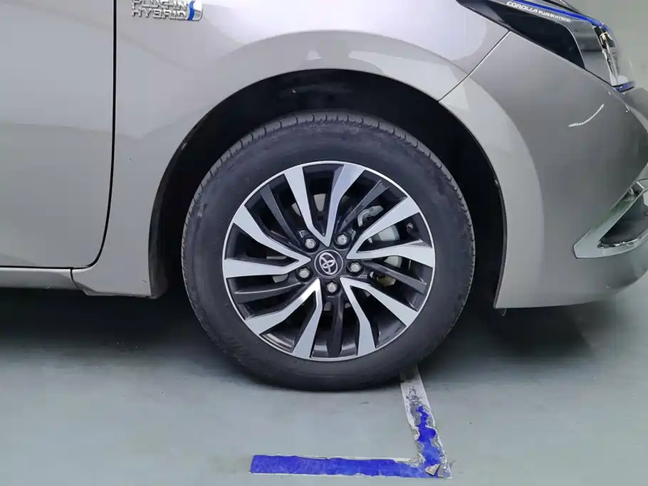 Toyota Corolla Hybrid — миниатюра 6