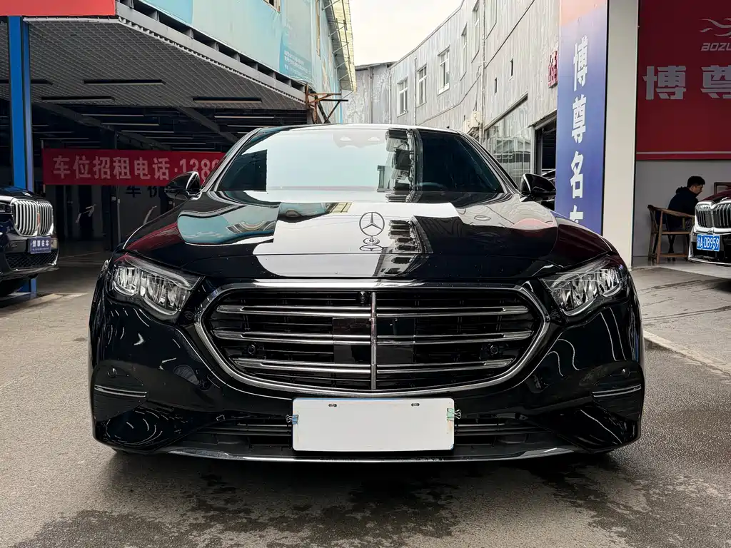 Mercedes-Benz E-Class — миниатюра 2
