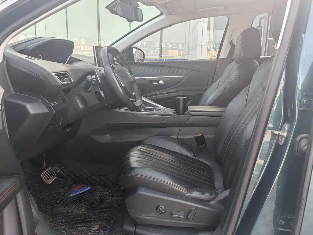 Peugeot 5008 2017 380THP 7 мест