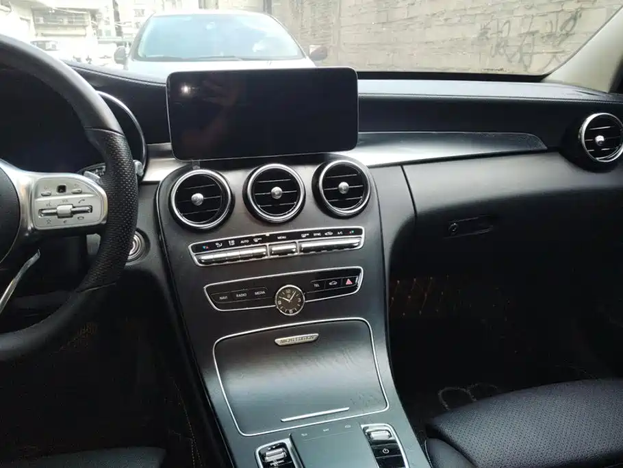 Mercedes-Benz C-Class — миниатюра 13