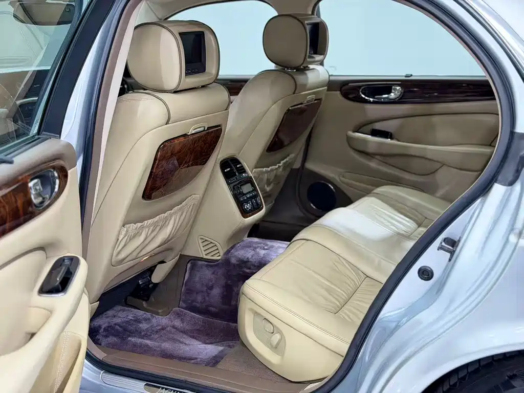 Jaguar XJ — миниатюра 5