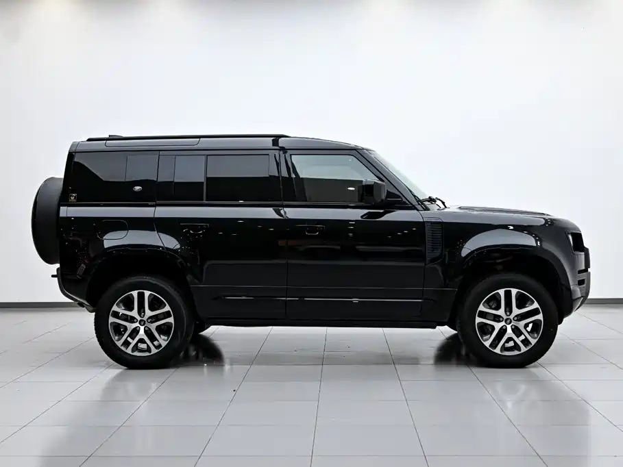 Land Rover Defender — миниатюра 6