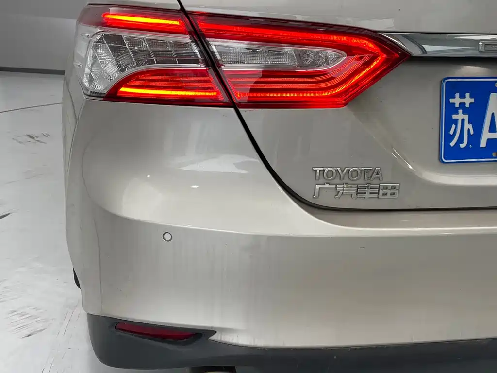 Toyota Camry — миниатюра 9