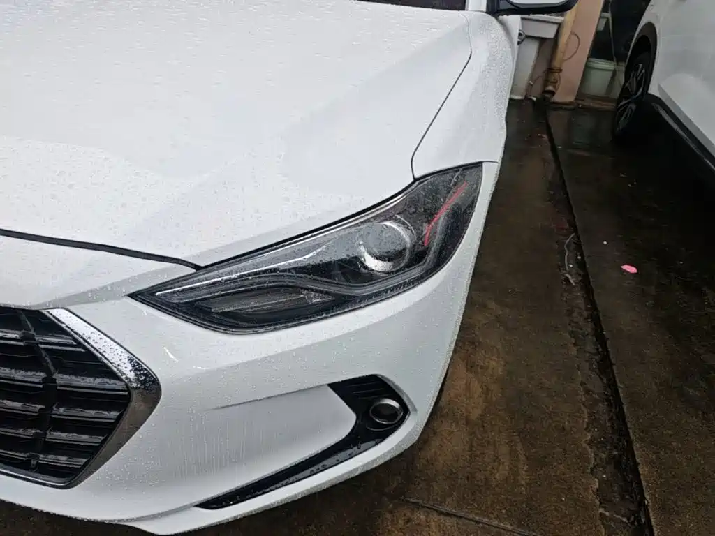 Hyundai Elantra — миниатюра 24