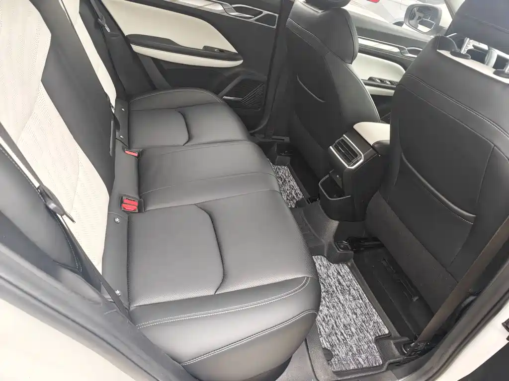Geely Emgrand L — миниатюра 13