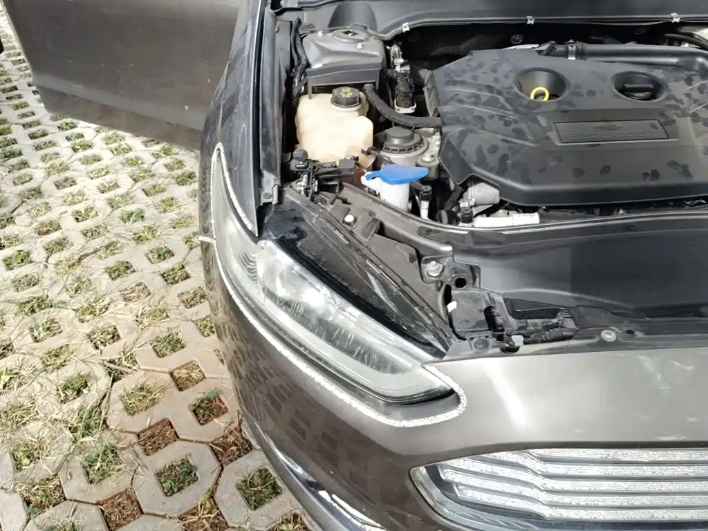 Ford Mondeo — миниатюра 7