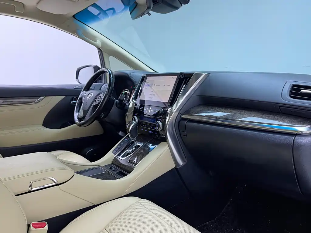 Toyota Vellfire — миниатюра 12