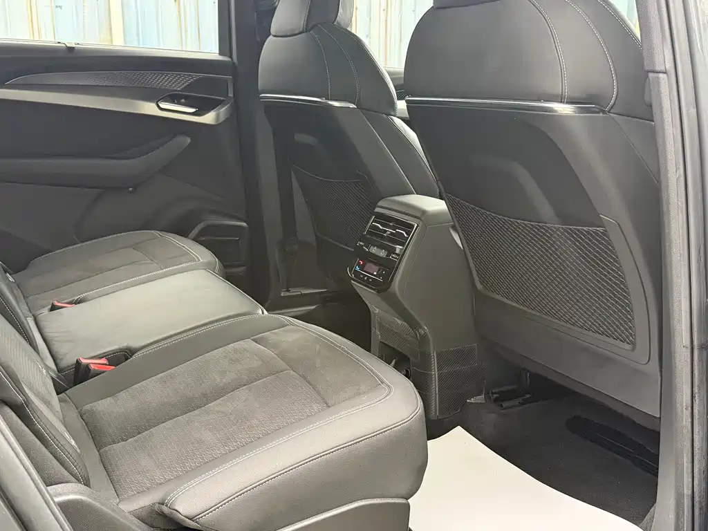 Audi Q6 — миниатюра 7