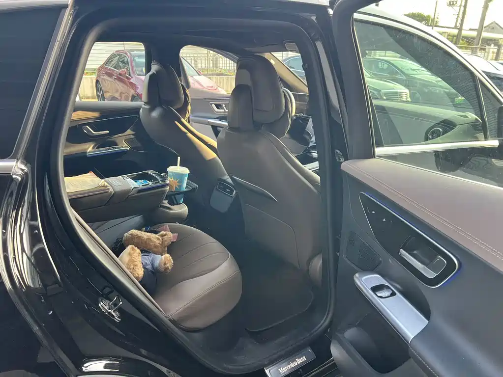 Mercedes-Benz EQE SUV — миниатюра 4