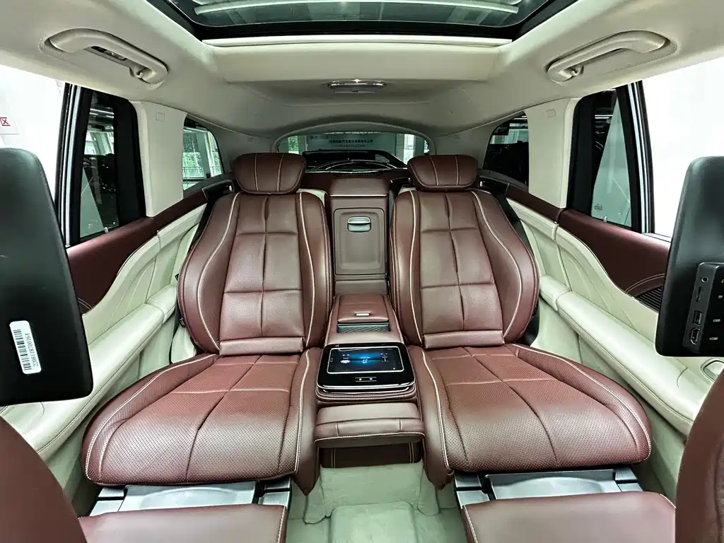 Mercedes-Benz GLS — миниатюра 29